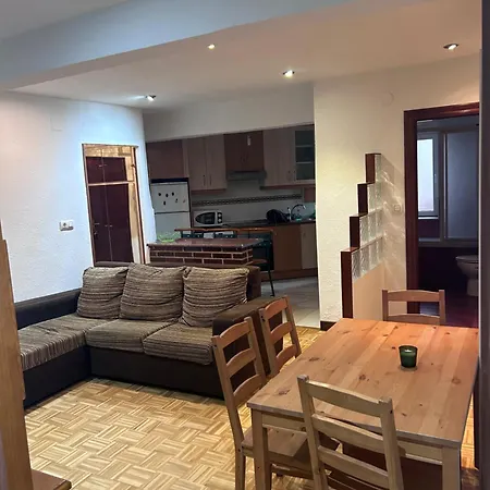 Piso, Paisanu Apartment